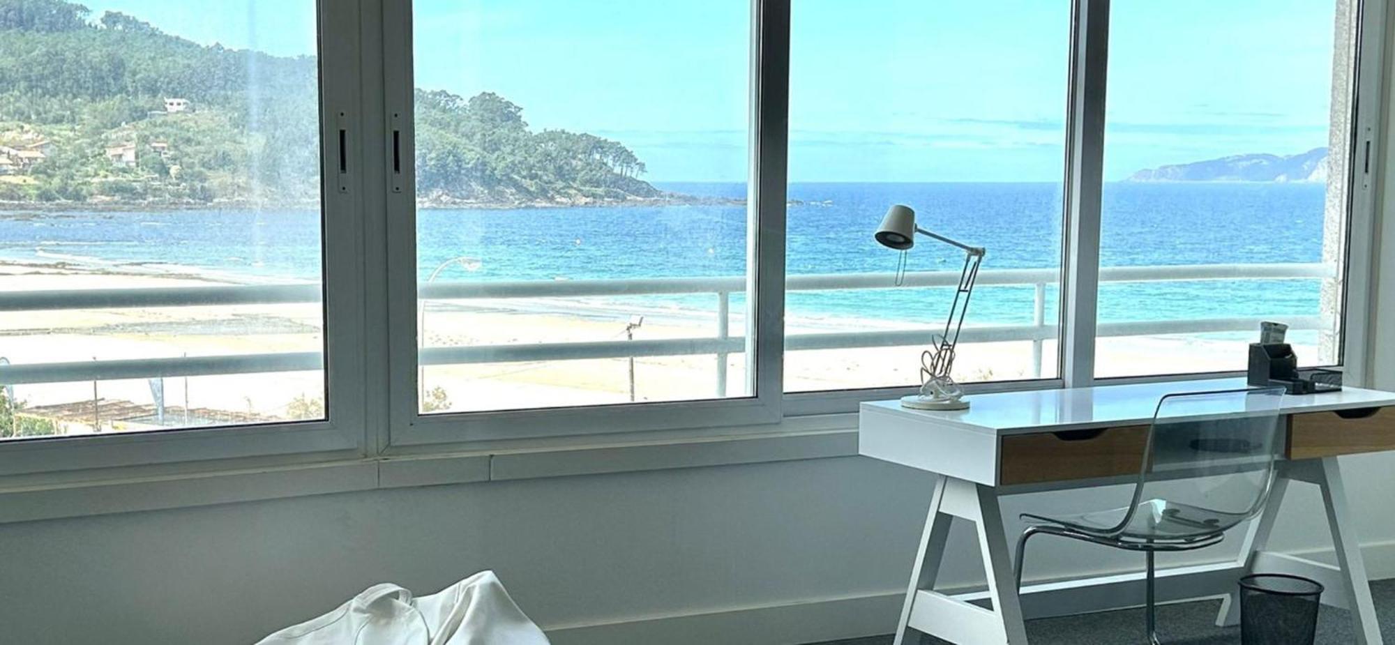 Amplio Piso A Pie De Playa De Patos. Nigran. Apartment Luaran gambar